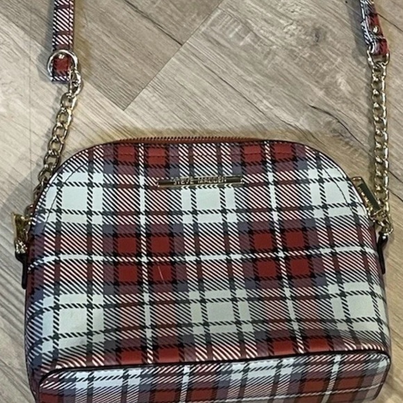 Steve Madden Handbags - Steve Madden red plaid crossbody bag with gold chain 10x8x5